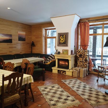 Guest House Pitagi Kosrags ภายนอก รูปภาพ