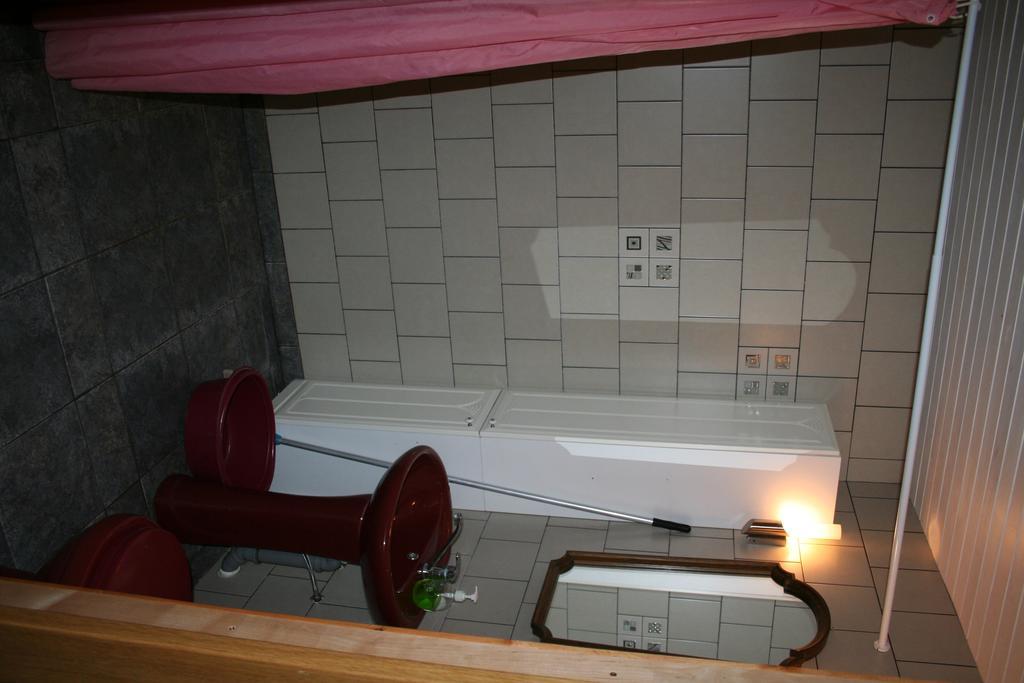 Guest House Pitagi Kosrags ภายนอก รูปภาพ