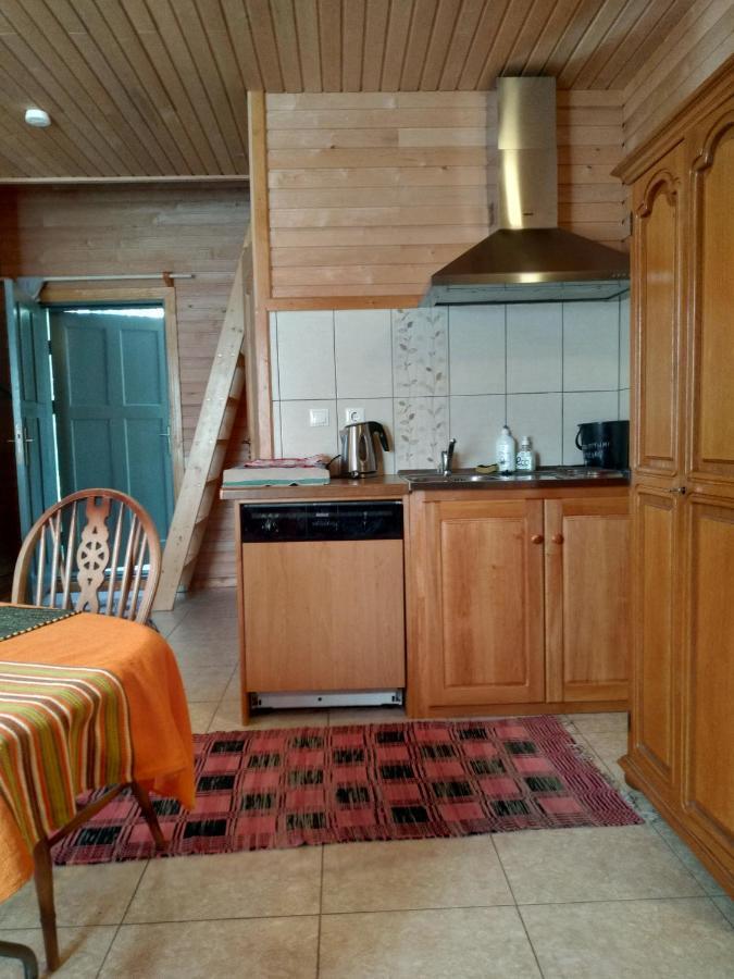 Guest House Pitagi Kosrags ภายนอก รูปภาพ